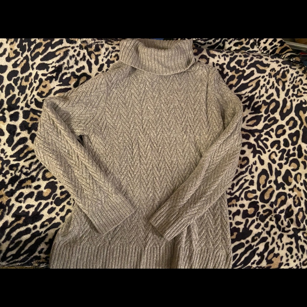 Light gray sweater